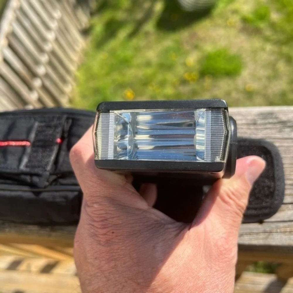 Sakar Auto 27B‎ Computerized Electronic Flash with the Bag. 🎥 (S)